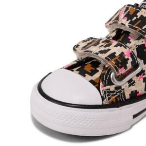 Converse Chuck Taylor All Star toddler Size 3 Pixel Cheetah Animal